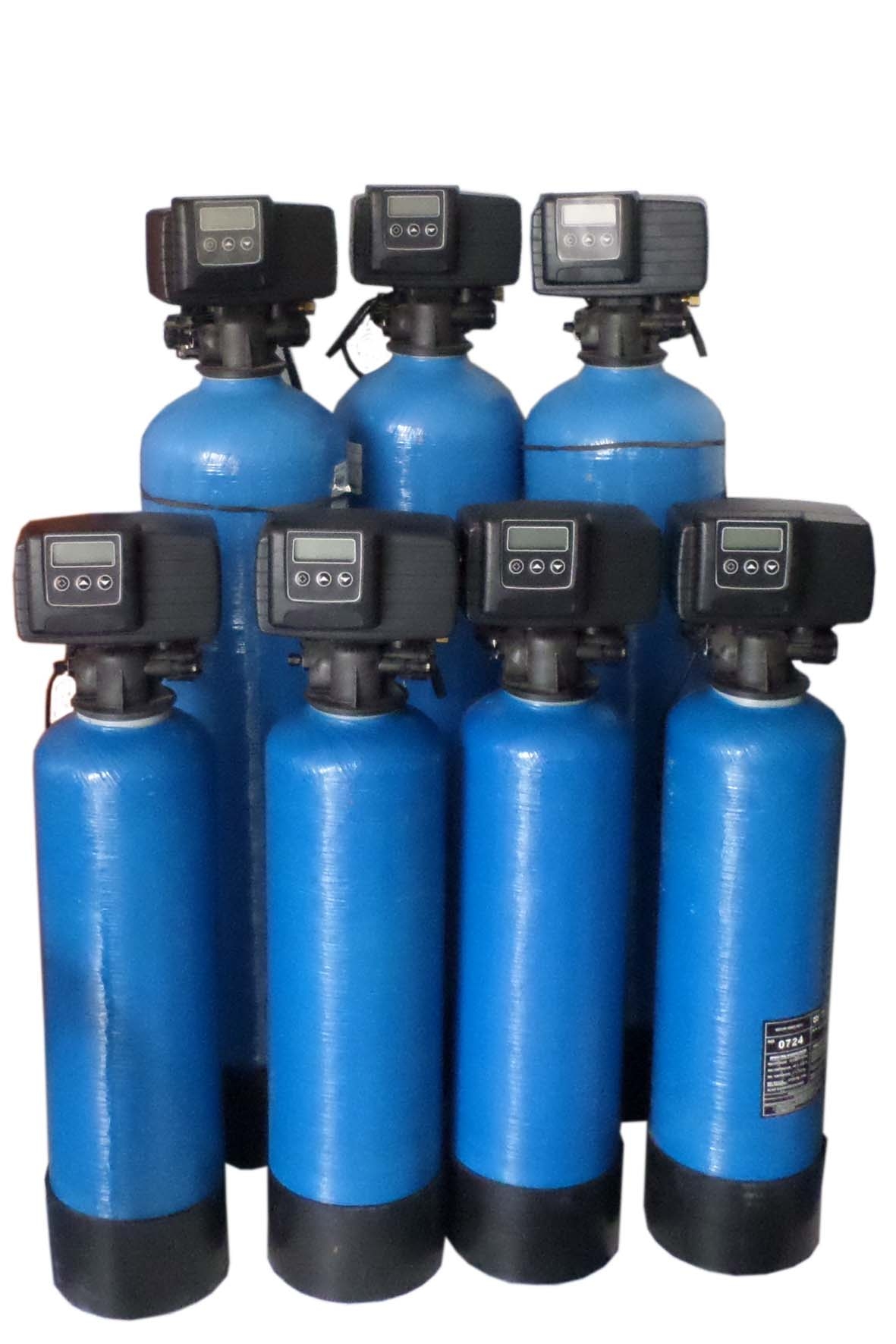 Gamme complète d’adoucisseurs d’eau à fonctionnement automatique, permettant des débits de service d...